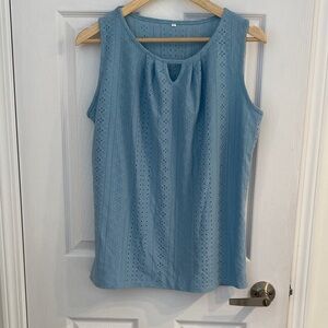 Welinco Sleeveless Blue Eyelet Women's Top size Large